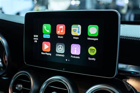 Magic lnk and Apple CarPlay: A Dynamic Duo for In-Car Connectivity